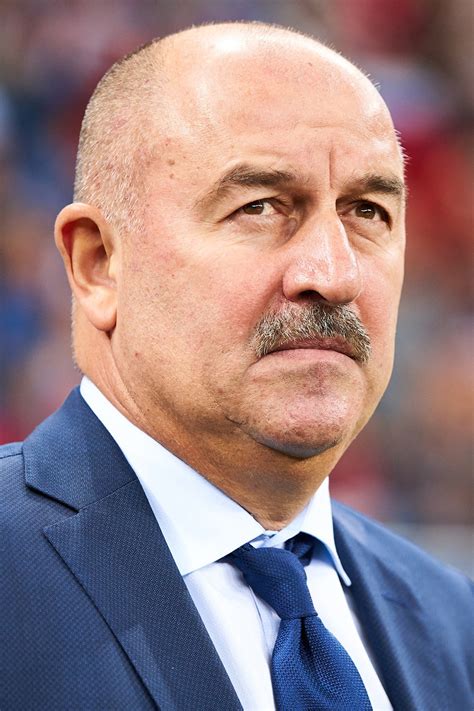 Stanislav Cherchesov az orosz válogatott kispadján
