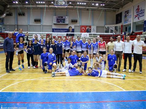 Celal Atik Sportcsarnok Izmirben