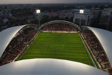 Román labdarúgó stadion