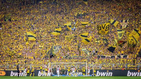 A Gelbe Wand a Signal Iduna Parkban egy mérkőzésen