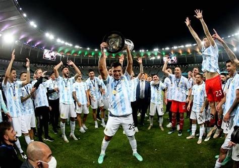 Tömegverekedés egy korai Copa América mérkőzésen