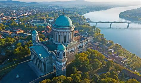 Esztergom látképe a Dunával és a Bazilikával