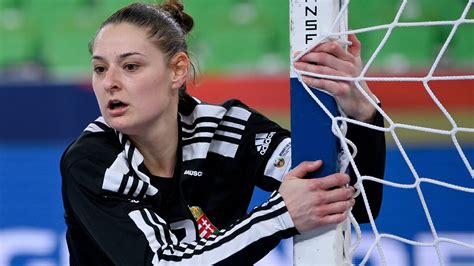Szikora Melinda akcióban az Európa-liga-győztes Bietigheim kapujában