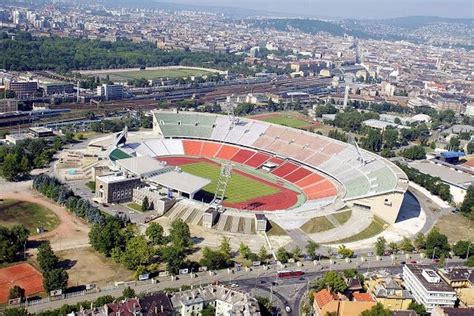 A régi Népstadion/Puskás Ferenc Stadion archív felvételen