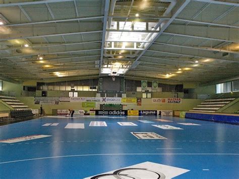 A Navarrai Egyetemi Sportcsarnok, az Anaitasuna ideiglenes otthona