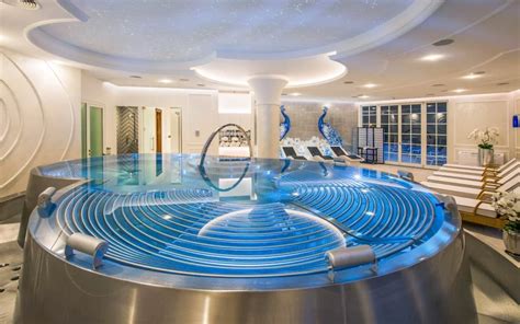 Modern wellness központ