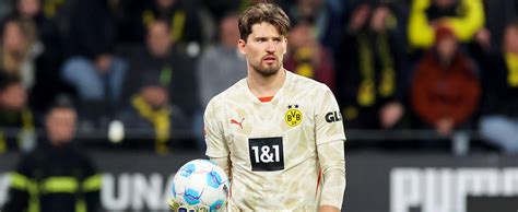 Gregor Kobel, a Borussia Dortmund kapusa mérkőzés közben