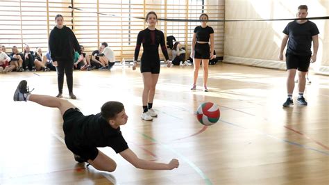 Diákok sportolnak Mezőkövesden