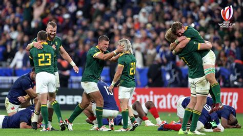Zárt tolongás (scrum) egy rögbi mérkőzésen