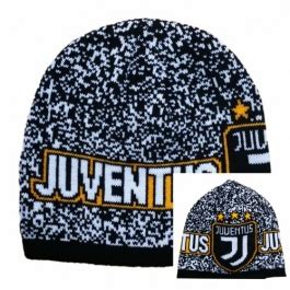 Juventus kötött sapka a stadionban