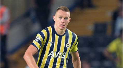 Attila Szalai futballozás közben