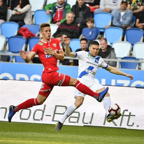 Polgár Kristóf a Diósgyőri VTK mezében a stadionban