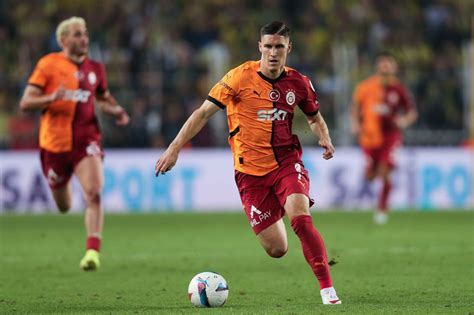 Sallai Roland, a Freiburg játékosa egy mérkőzésen