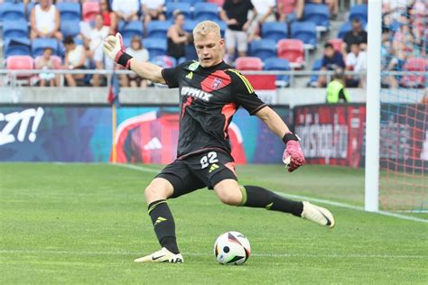 Tóth Balázs a Blackburn Rovers kapujában