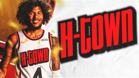 A Houston Rockets logója és a játékosok a pályán