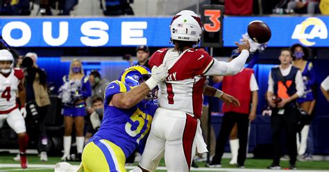 NFL irányító passzolás közben