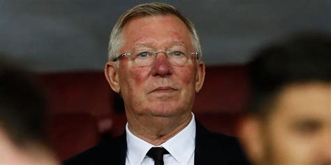 Sir Alex Ferguson trófeákkal