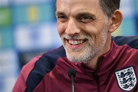 Thomas Tuchel, az angol válogatott edzője a pálya szélén