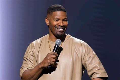 Jamie Foxx edzőként gyerekkosárlabda-csapatával