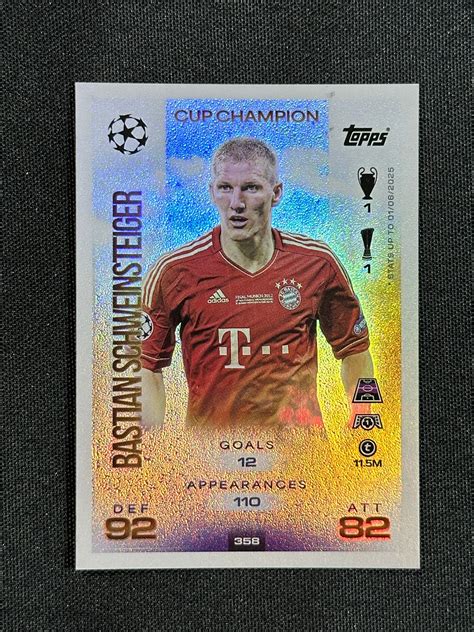 Bastian Schweinsteiger a Bayern München mezében ünnepli a Bajnokok Ligája győzelmet