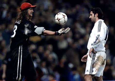 Germán Burgos, a kapus, Figo tizenegyesének védése közben
