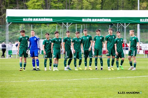 Illés Akadémia U17 leánycsapat mérkőzés közben
