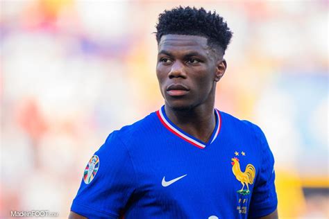 Ferland Mendy és Aurelien Tchouaméni a francia válogatott edzésén
