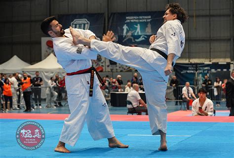 Kyokushin Karate versenyzők küzdelme