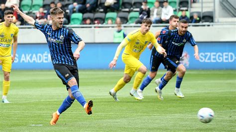 Góllövés a futballmérkőzés első félidejében