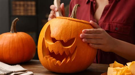 Faragott halloween tökök a boltokban