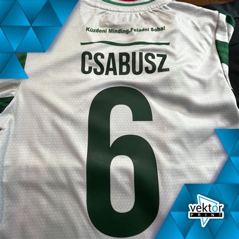 Egyedi feliratozású focimez