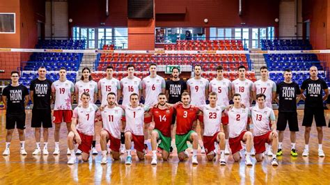 Röplabda csapatok ünneplése