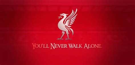 Liverpool szurkolók éneklik a You'll Never Walk Alone-t az Anfielden