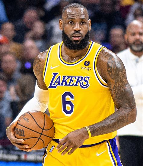 LeBron James történelmi tripla-duplája