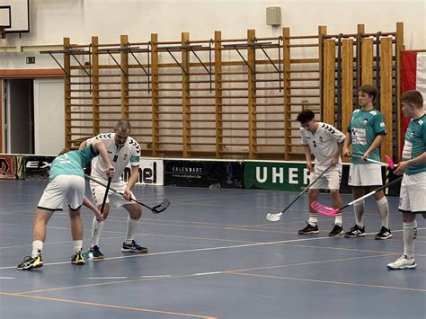 Örömteli pillanatok a floorball tornán