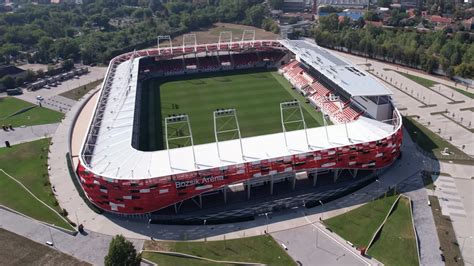A Bozsik Stadion építése kívülről