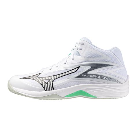 Rózsaszín Mizuno Thunder Blade Z cipő közelképe, kiemelve a felsőrész anyagát