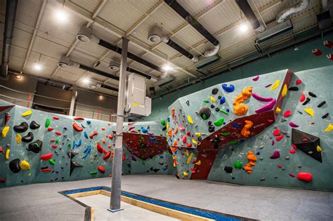 Gravity Boulder Bar - Modern mászóterem és útvonalépítés