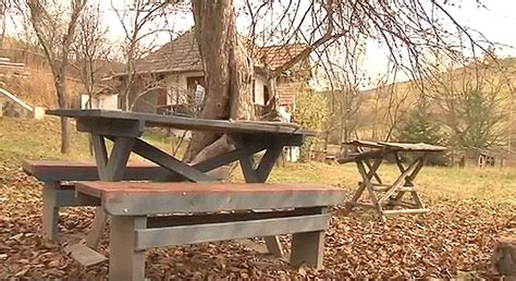 Régi, elhagyatott vidék illusztrációja