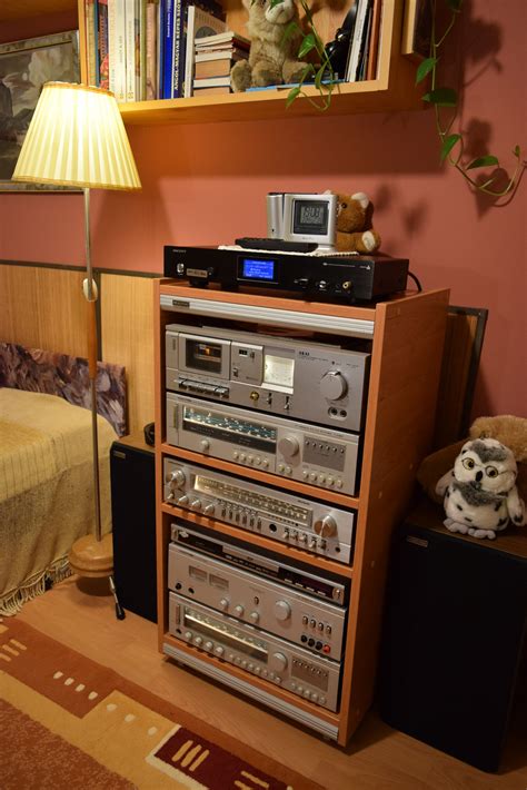 Vintage Hifi rendszer bakelit lemezjátszóval és kazettás magnóval
