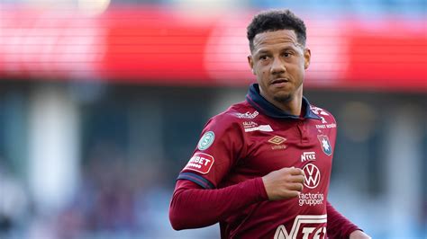 Tobias Sana különböző klubjainak logói