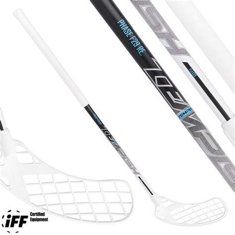 gyerekek floorball ütőt próbálnak