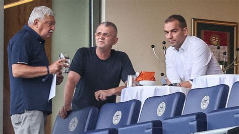 Orbán Viktor miniszterelnök és Garancsi István a lelátón
