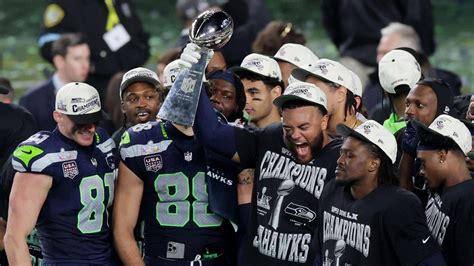 Seattle Seahawks játékosok ünneplik a Super Bowl győzelmet