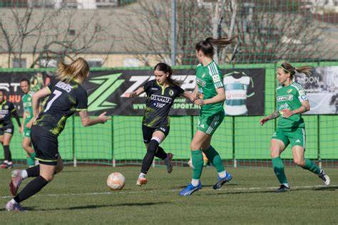 A Simple Női Liga csapatai a pályán