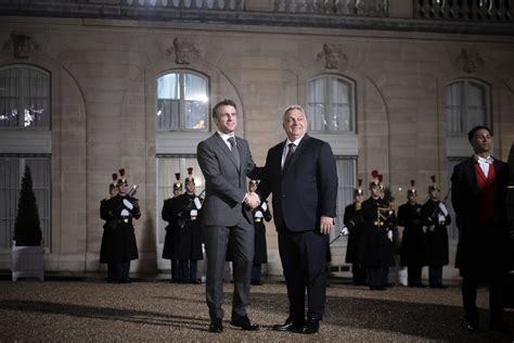 Orbán Viktor és Emmanuel Macron a futballmeccsen
