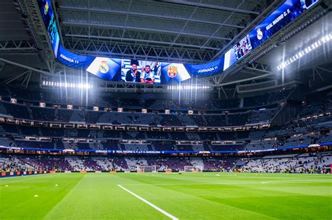 NFL meccs a Real Madrid stadionjában