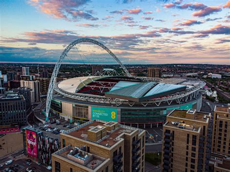 A Wembley Stadion logója és a potenciális új, szponzorált név