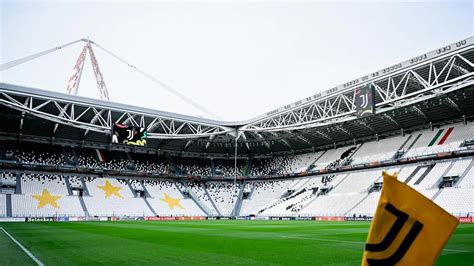 A Juventus 1983-as Olasz Kupa győzelmét ünneplő játékosok