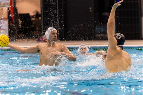 Vízilabda-mérkőzés fiatalokkal